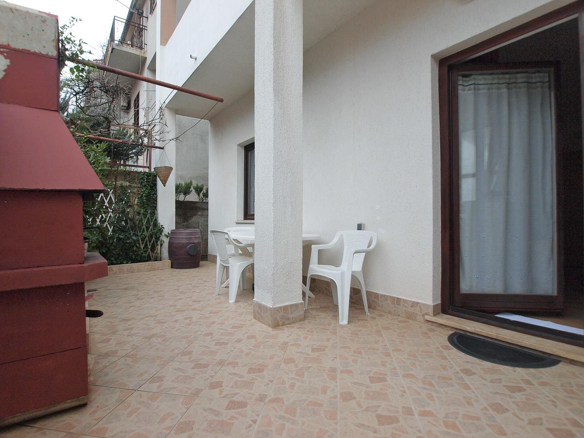 Apartment Vladimira 1569 Pula Zewnętrze zdjęcie